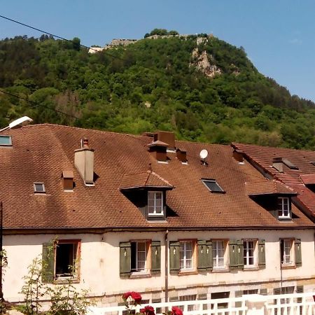 Appartement Tout Confort Vue Sur Les Forts Salins-les-Bains Exterior foto